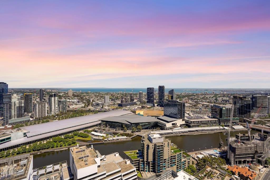 Appartamento New Waterfront Living With Sublime Views 2B1B Melbourne Esterno foto